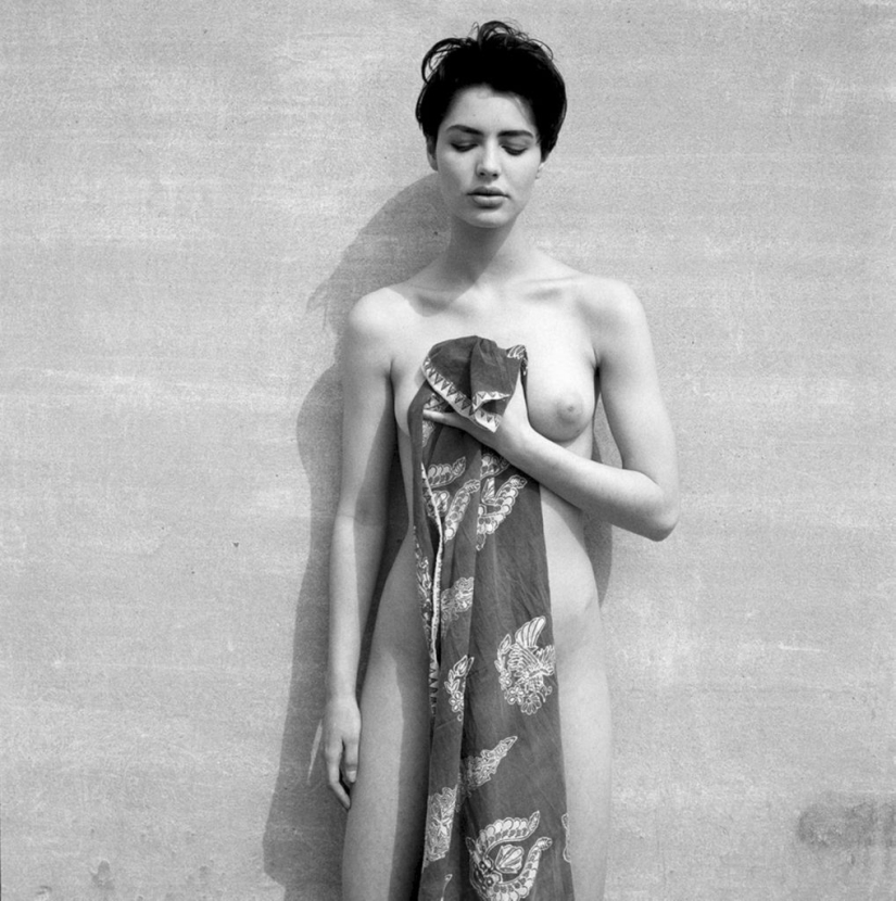 Stéphane Coutelle es un maestro de la fotografía erótica en el que confían las celebridades. Stéphane Coutelle es un maestro de la fotografía erótica en el que confían las celebridades.