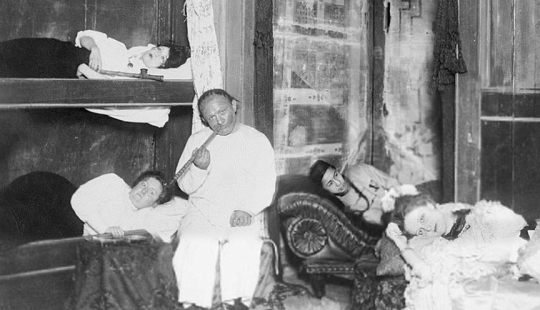 Sweet datura: photos of opium dens in the USA of the XX century Sweet datura: photos of opium dens in the USA of the XX century