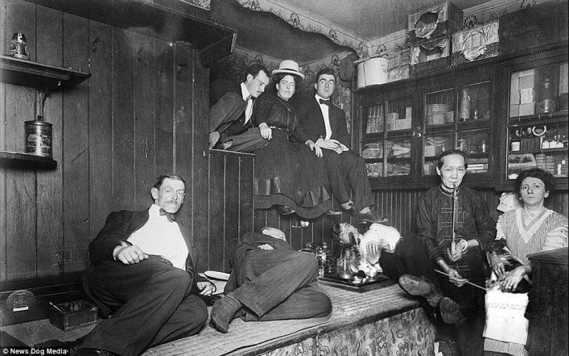 Sweet datura: photos of opium dens in the USA of the XX century Sweet datura: photos of opium dens in the USA of the XX century