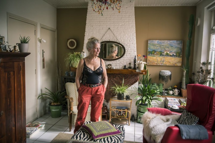 Tatuado de edad hombres y mujeres en el proyecto "la Edad de tatuaje: nunca es demasiado tarde" Tatuado de edad hombres y mujeres en el proyecto "la Edad de tatuaje: nunca es demasiado tarde"