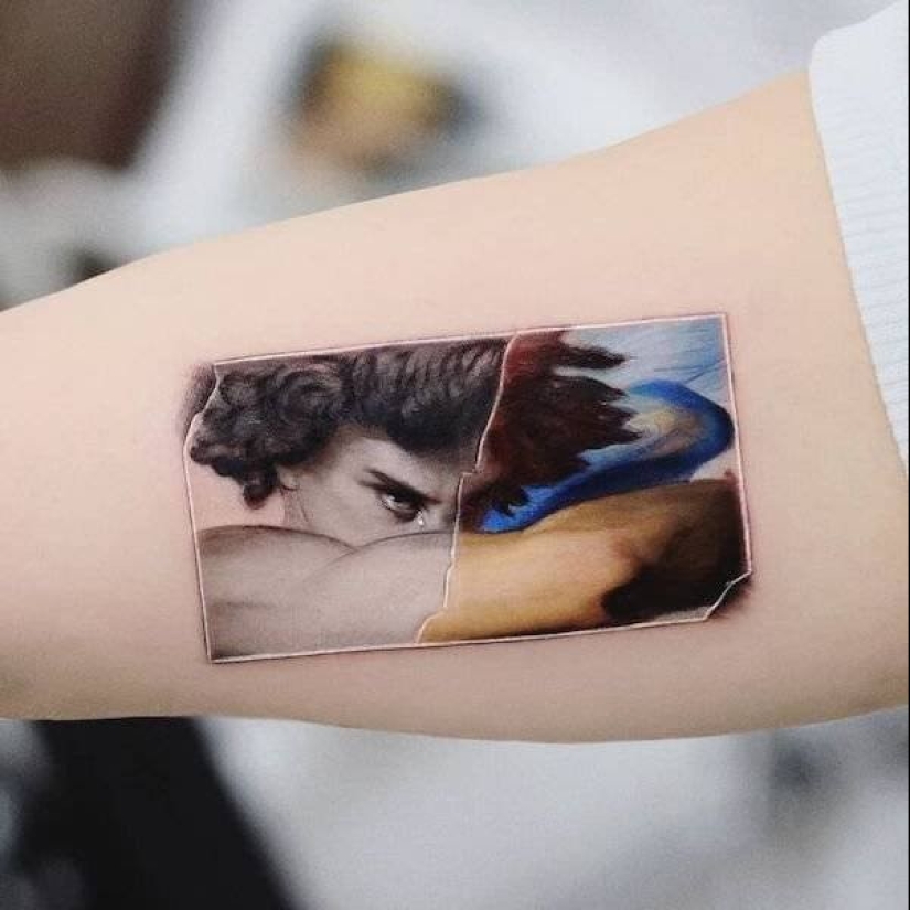 Tatuajes de Hakan Adik, combinando pinturas famosas y personajes de la cultura pop