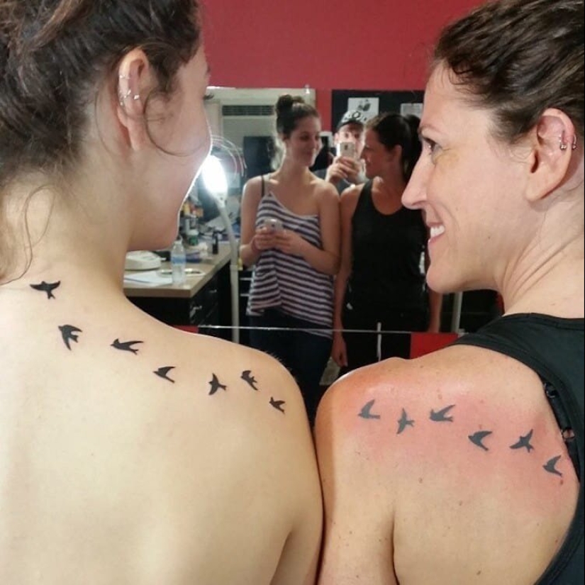 Tatuajes de madre e hija a juego que dicen mucho sin palabras Tatuajes de madre e hija a juego que dicen mucho sin palabras