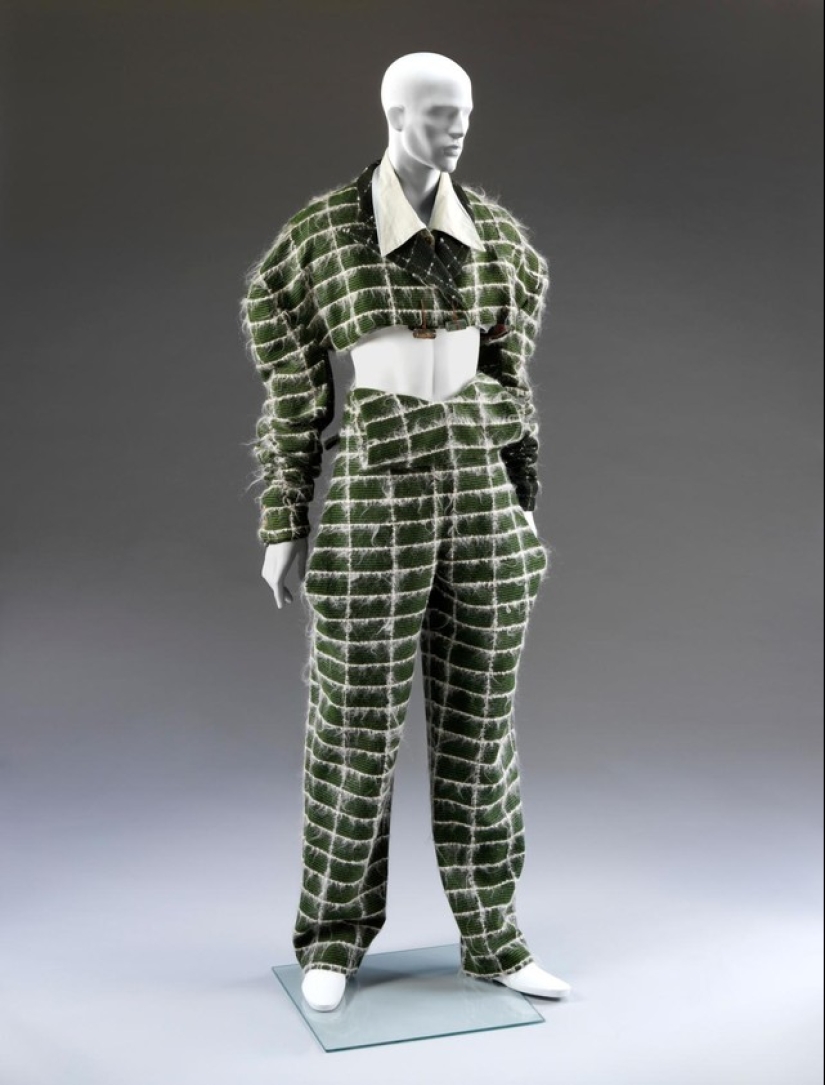 The Age of Chic: 10 Fashion Designers Who Changed the Fashion World in the 1980s The Age of Chic: 10 Fashion Designers Who Changed the Fashion World in the 1980s