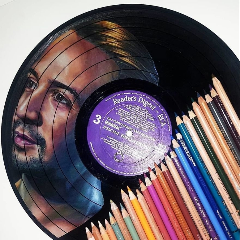 The artist turns old vinyl records into works of art The artist turns old vinyl records into works of art