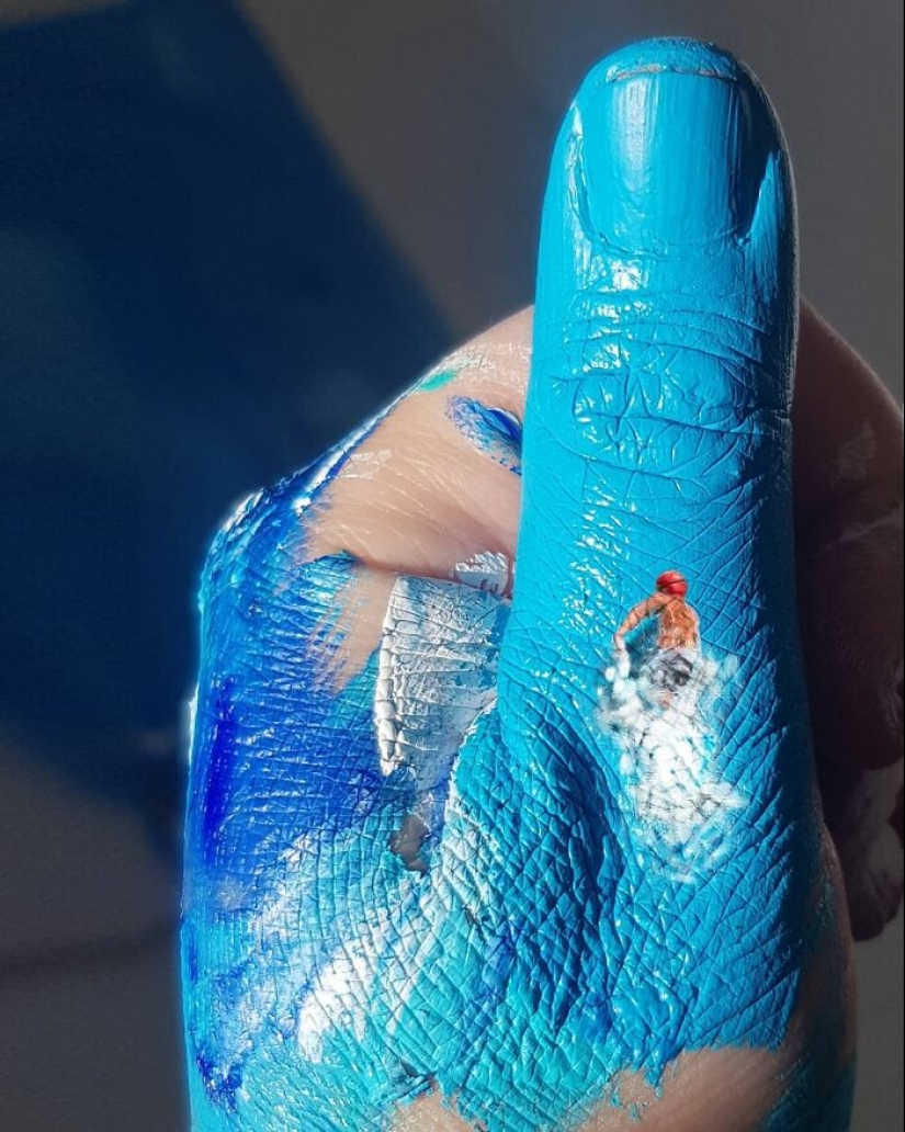 The artist uses her hands as a canvas to show hidden worlds The artist uses her hands as a canvas to show hidden worlds