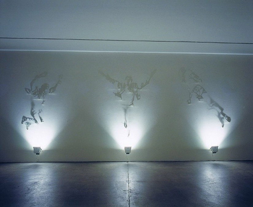The artist who paints with shadows