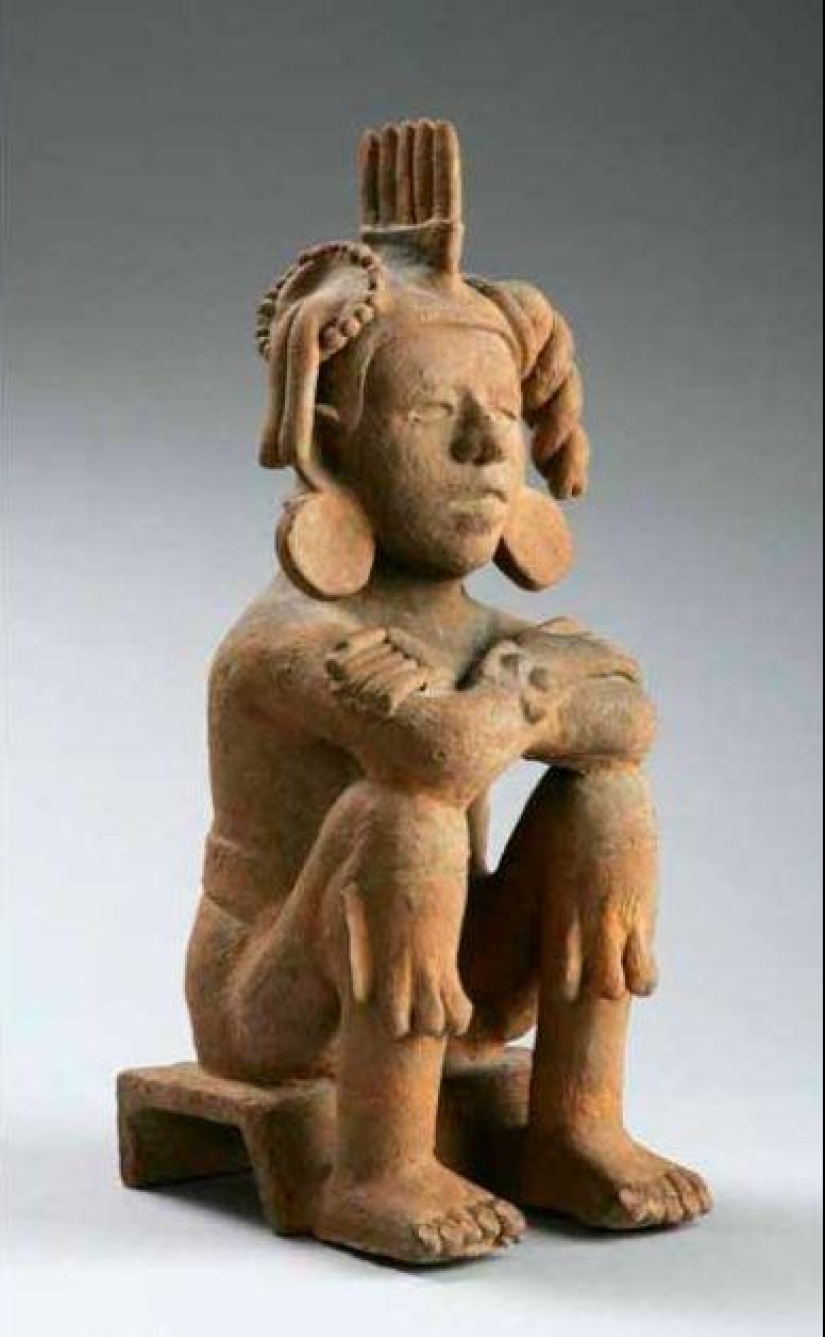 The Aztec god Xochipilli turned out to be the patron saint of vices and drug addiction The Aztec god Xochipilli turned out to be the patron saint of vices and drug addiction