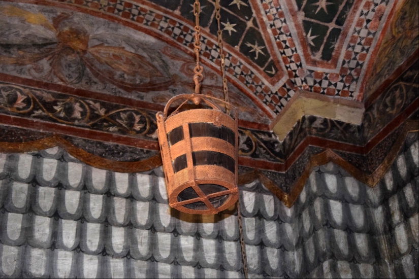 The battle for the wooden bucket. Who won the most stupid war in history The battle for the wooden bucket. Who won the most stupid war in history