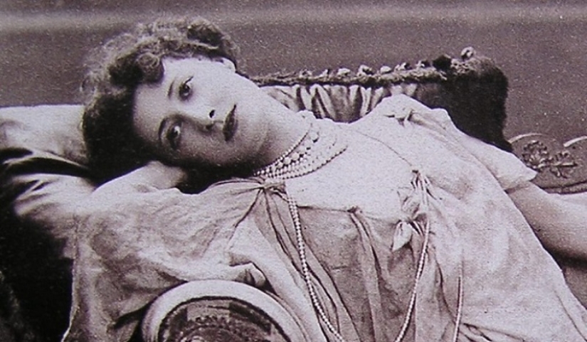 The Beautiful Carolina Otero: How a Former Prostitute Drove Europe Crazy The Beautiful Carolina Otero: How a Former Prostitute Drove Europe Crazy