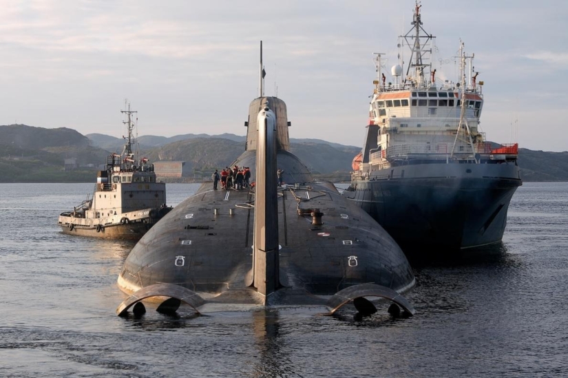 The Biggest submarine in the world: When Size Matters The Biggest submarine in the world: When Size Matters