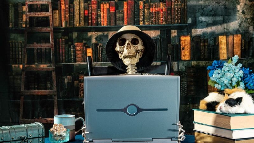 The "Dead Internet" Theory: Why Living People Leave the Network The "Dead Internet" Theory: Why Living People Leave the Network