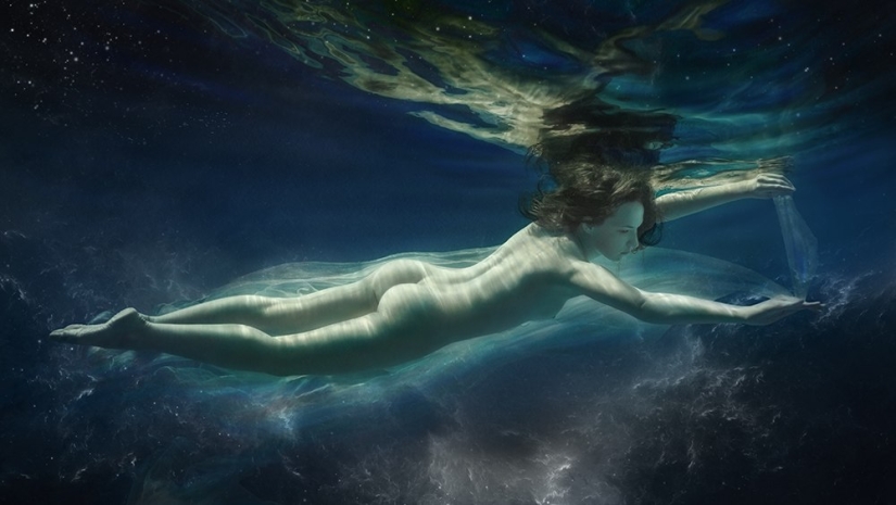 The Element of Water and the Beauty of the Female Body in Dmitry Laudin&#39;s Photographs