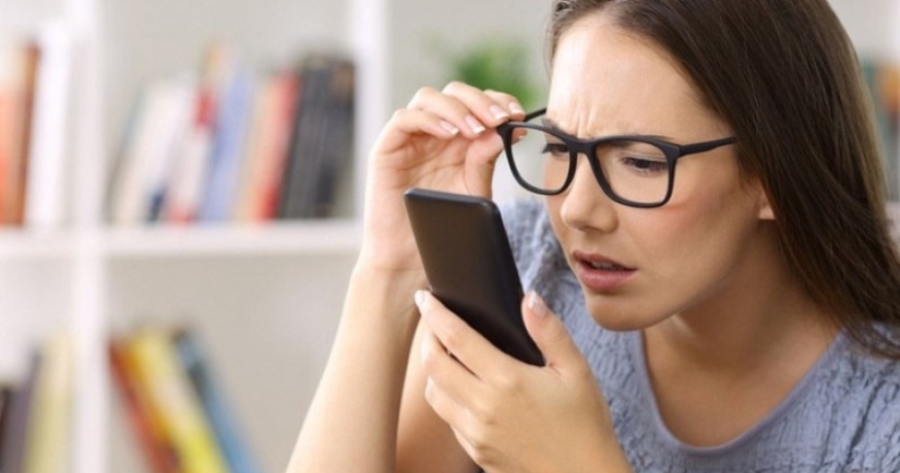 The expert does not recommend mindlessly giving apps access to the functions of the smartphone The expert does not recommend mindlessly giving apps access to the functions of the smartphone