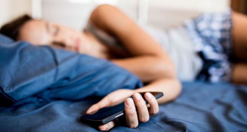 The expert explained why it is impossible to charge your smartphone overnight