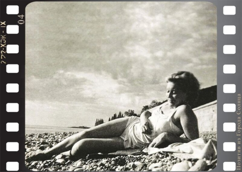 The first beauties of Soviet cinema in swimsuits on vacation