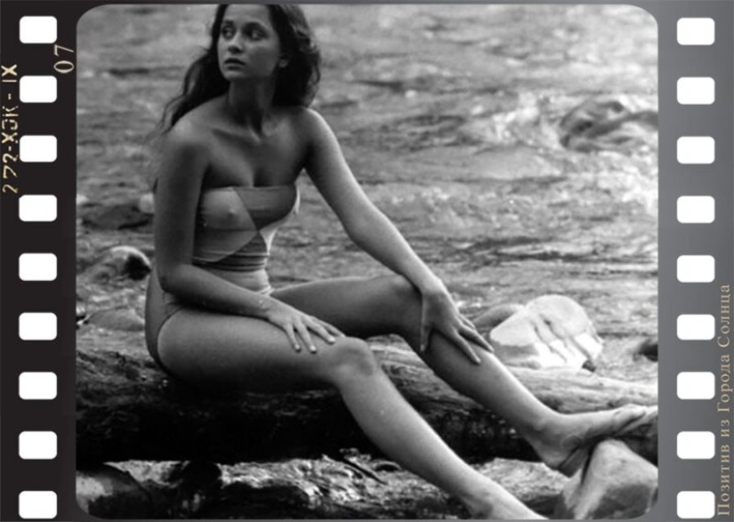 The first beauties of Soviet cinema in swimsuits on vacation