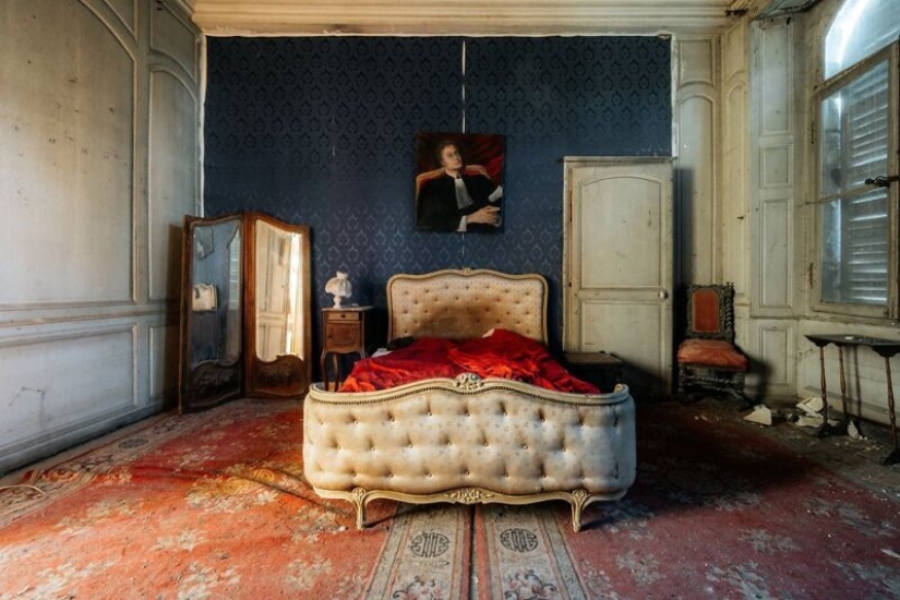 The French castle of Quesnel shortly before the devastating fire The French castle of Quesnel shortly before the devastating fire