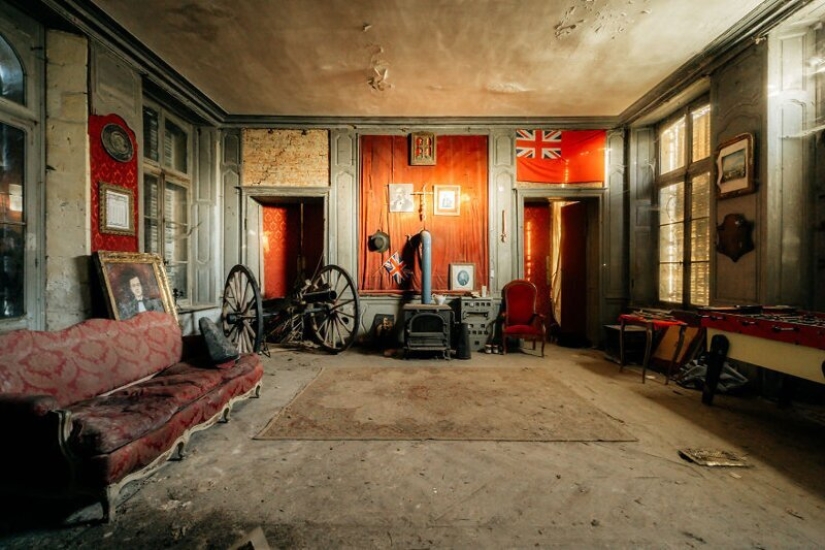 The French castle of Quesnel shortly before the devastating fire The French castle of Quesnel shortly before the devastating fire