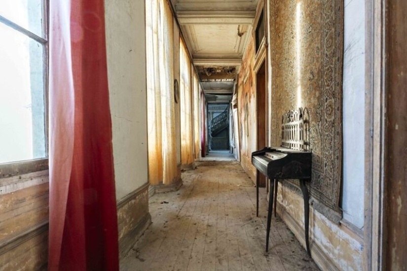 The French castle of Quesnel shortly before the devastating fire The French castle of Quesnel shortly before the devastating fire