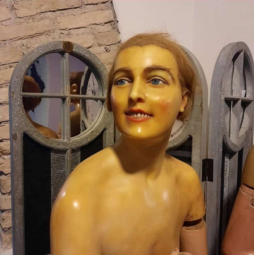 The Frightening Beauty of Pierre Imans&#39; Realistic Mannequins