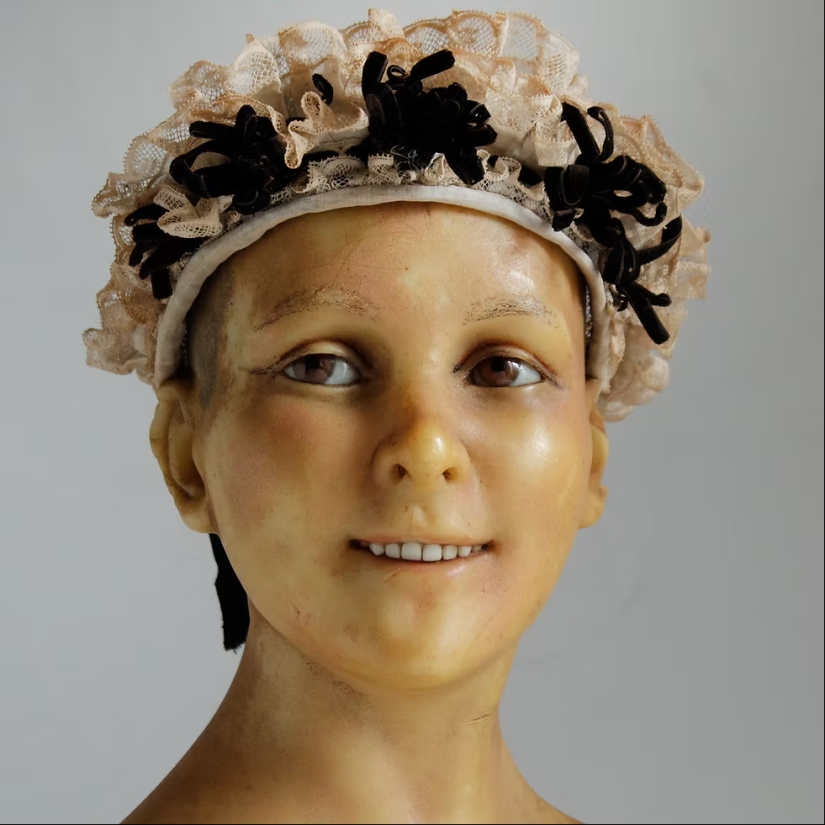 The Frightening Beauty of Pierre Imans&#39; Realistic Mannequins