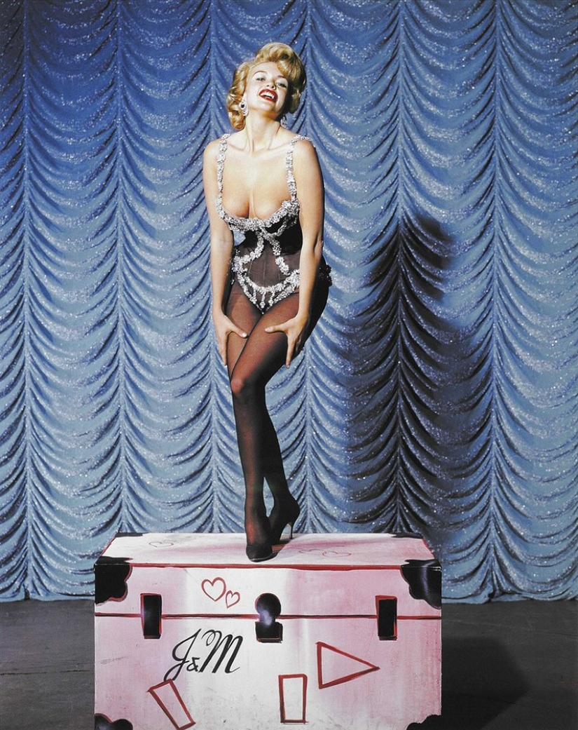 The girls who set the tone for 1950s pinup fashion The girls who set the tone for 1950s pinup fashion