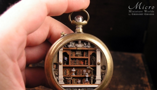 The Greek master Gregory Grozos creates miniature worlds within hours