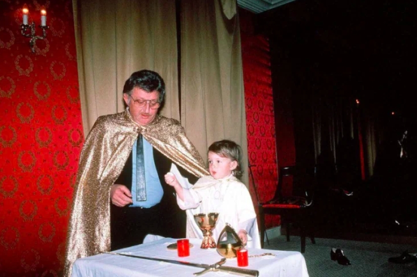 The History of the Order of the Temple of the Sun: How an Undereducated Jeweler Created a Suicide Sect The History of the Order of the Temple of the Sun: How an Undereducated Jeweler Created a Suicide Sect