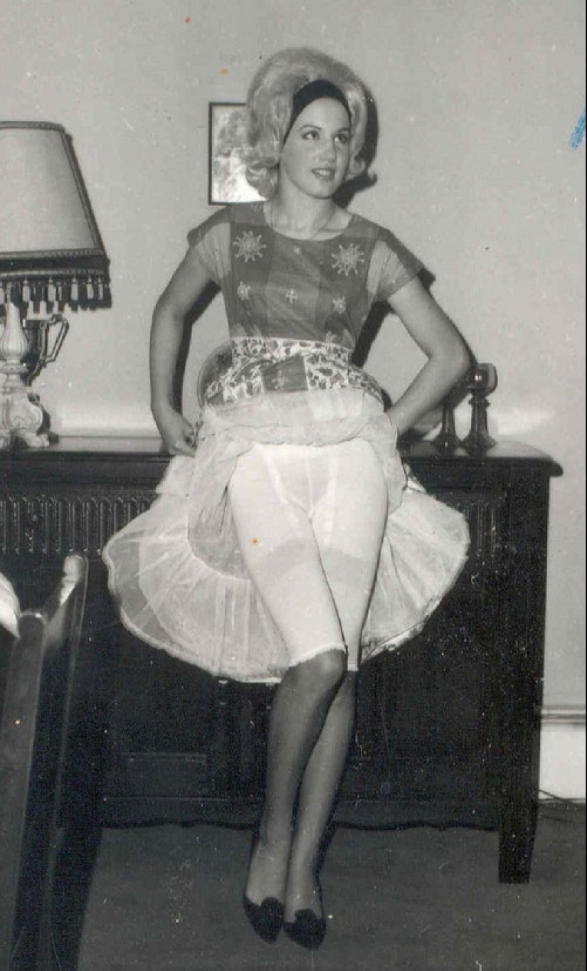 The history of women's pantaloons: from modesty to fashionable rebellion The history of women's pantaloons: from modesty to fashionable rebellion