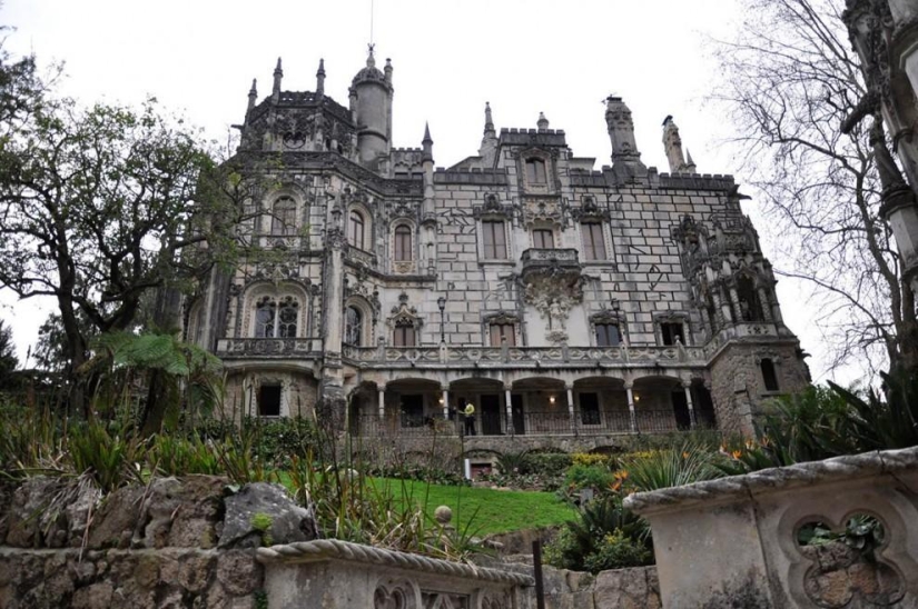 The inverted tower of the Freemasons: the well Dedication The inverted tower of the Freemasons: the well Dedication