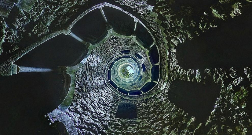 The inverted tower of the Freemasons: the well Dedication The inverted tower of the Freemasons: the well Dedication