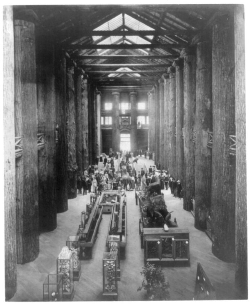 The largest hut in the world was not built in Russia The largest hut in the world was not built in Russia