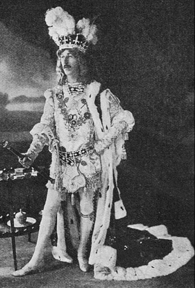 The Mad Marquis Henry Cyril Paget and his "Theatre of Joy" The Mad Marquis Henry Cyril Paget and his "Theatre of Joy"