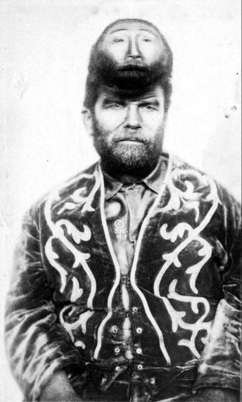 The man with two heads: portraits of Pasqual Pinon, the beginning of the twentieth century