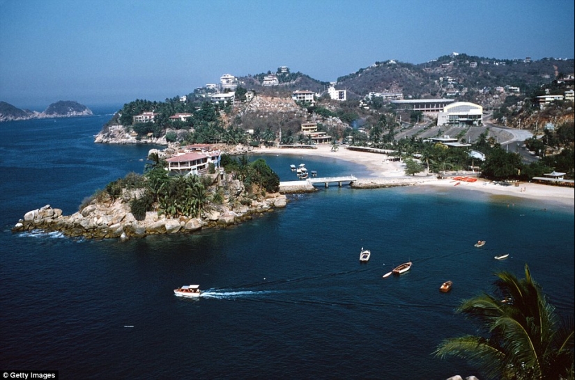 The Mexican Riviera of the 1950s, when Acapulco was not yet the fiefdom of drug dealers