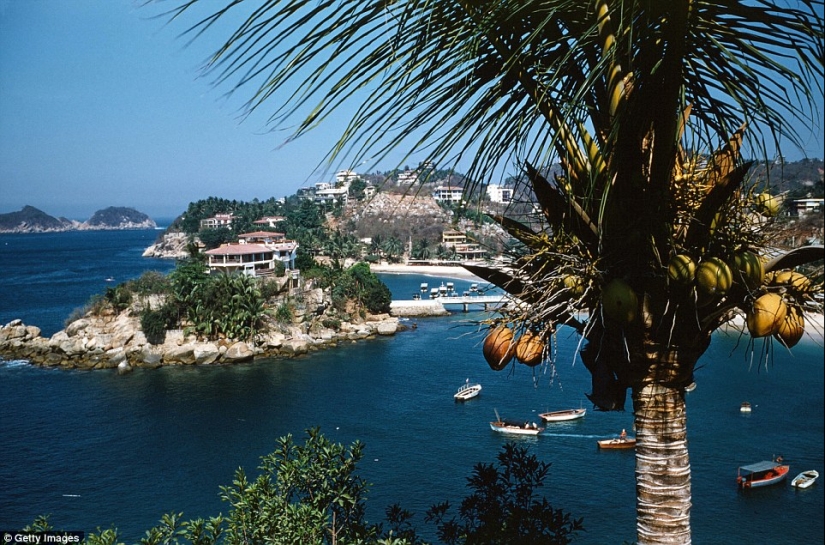 The Mexican Riviera of the 1950s, when Acapulco was not yet the fiefdom of drug dealers