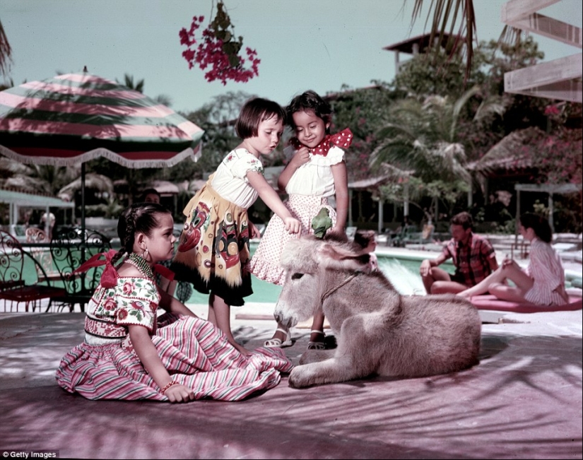 The Mexican Riviera of the 1950s, when Acapulco was not yet the fiefdom of drug dealers