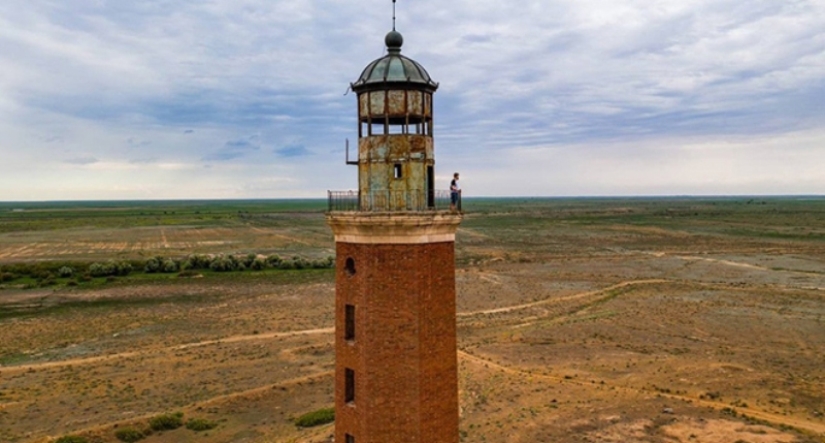 The miracle in the desert: both in 30 km from the sea near Astrakhan appeared lighthouse The miracle in the desert: both in 30 km from the sea near Astrakhan appeared lighthouse