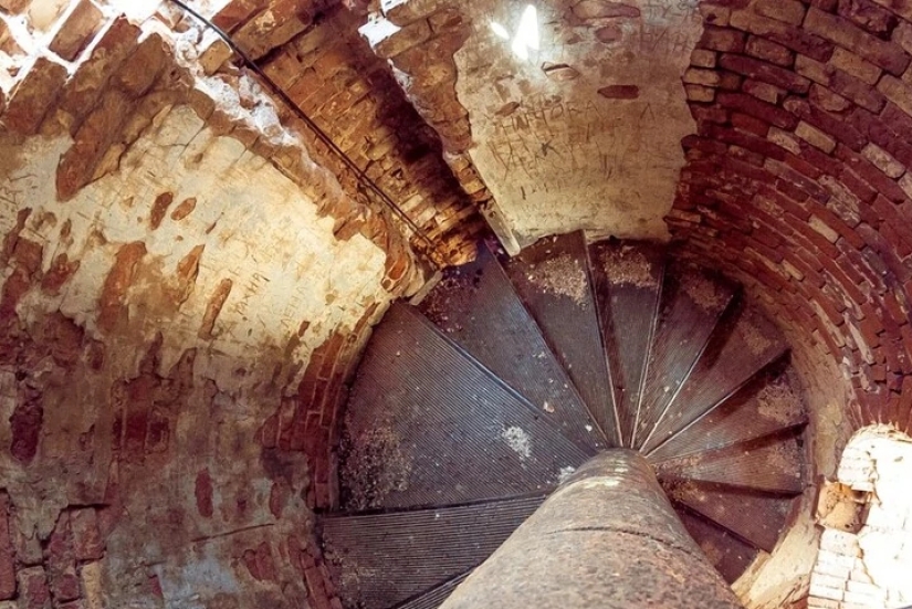 The miracle in the desert: both in 30 km from the sea near Astrakhan appeared lighthouse The miracle in the desert: both in 30 km from the sea near Astrakhan appeared lighthouse