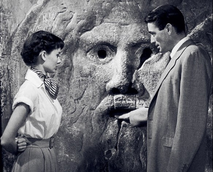 "The Mouth of Truth", or How in ancient times they denounced unfaithful wives "The Mouth of Truth", or How in ancient times they denounced unfaithful wives