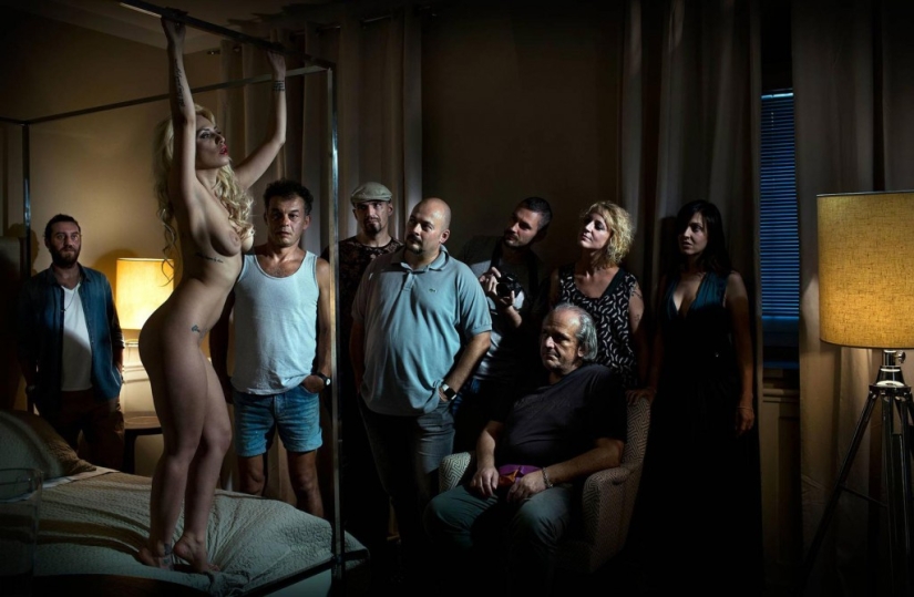 The Naked Truth: How girls flaunt themselves on social networks The Naked Truth: How girls flaunt themselves on social networks