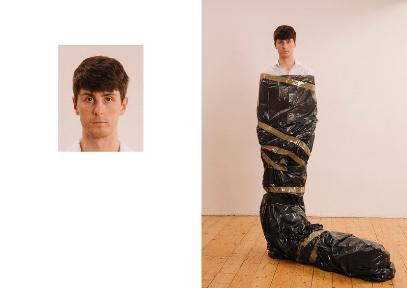 The photographer made fun of a standard passport photo: that's what chaos is happening behind the scenes The photographer made fun of a standard passport photo: that's what chaos is happening behind the scenes