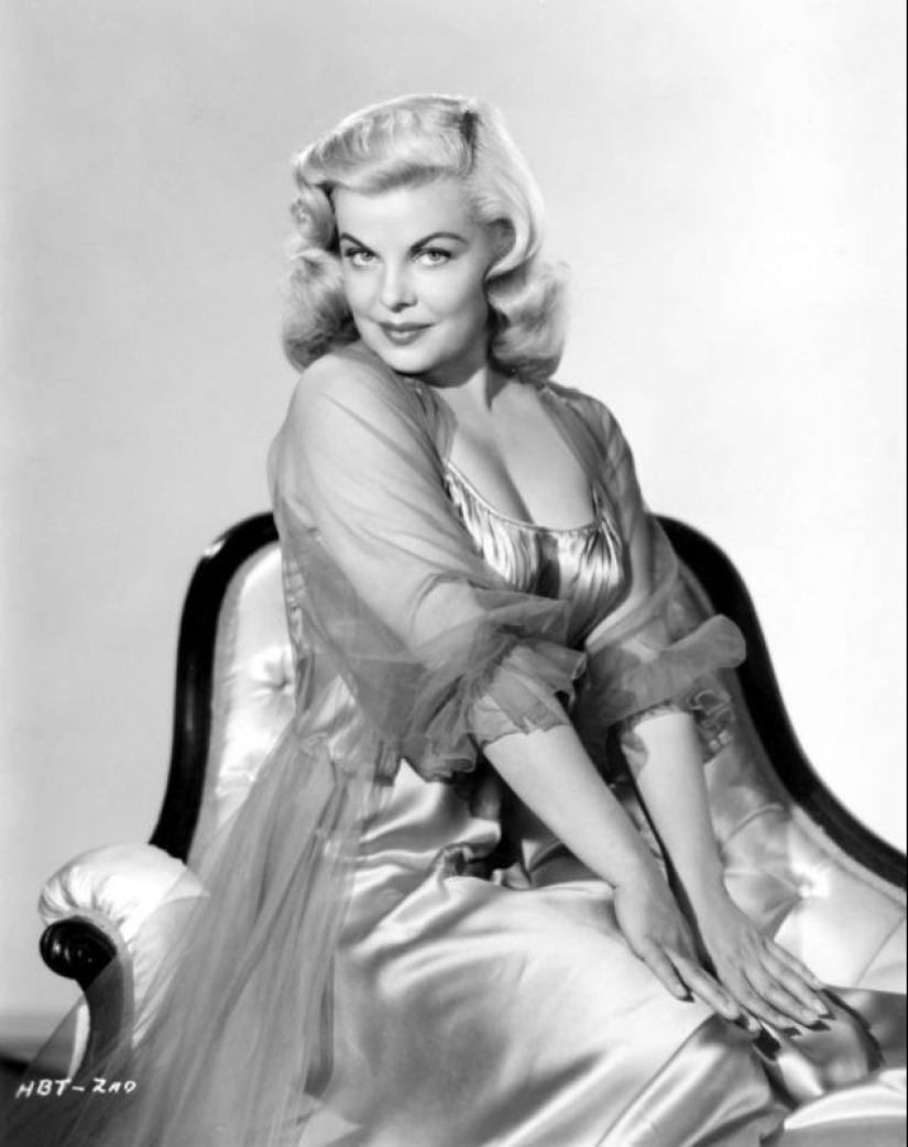 The Queen of film Noir: a great "bad girl" Cleo Moore The Queen of film Noir: a great "bad girl" Cleo Moore