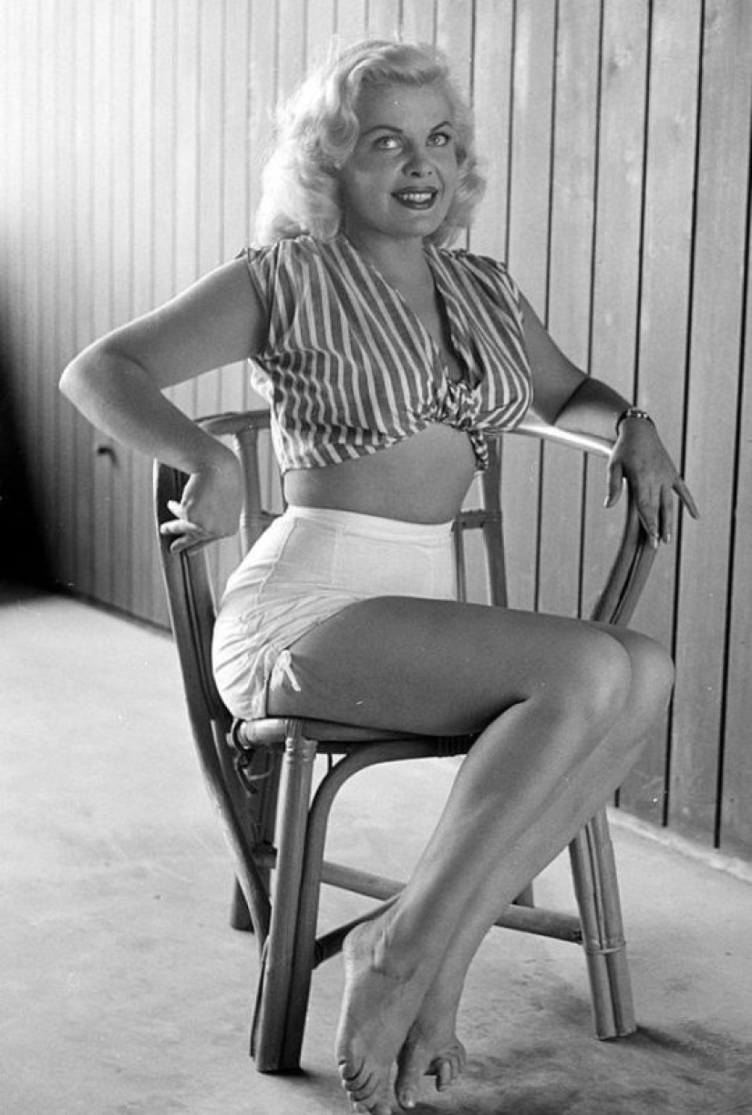 The Queen of film Noir: a great "bad girl" Cleo Moore The Queen of film Noir: a great "bad girl" Cleo Moore