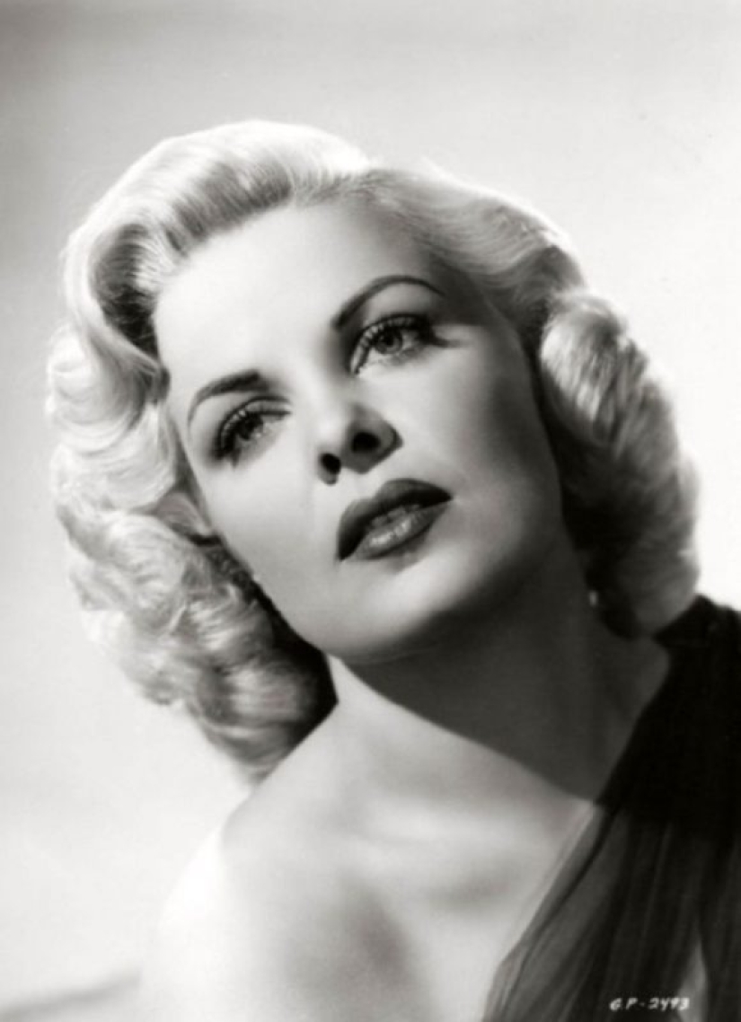 The Queen of film Noir: a great "bad girl" Cleo Moore The Queen of film Noir: a great "bad girl" Cleo Moore