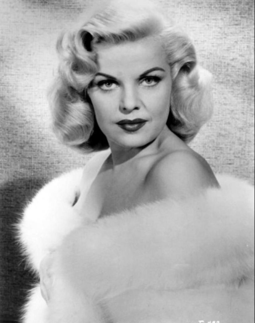 The Queen of film Noir: a great "bad girl" Cleo Moore The Queen of film Noir: a great "bad girl" Cleo Moore