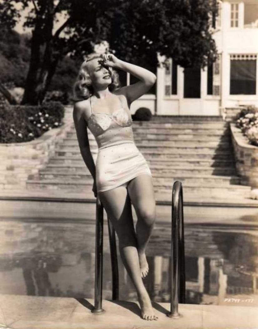 The Queen of film Noir: a great "bad girl" Cleo Moore The Queen of film Noir: a great "bad girl" Cleo Moore