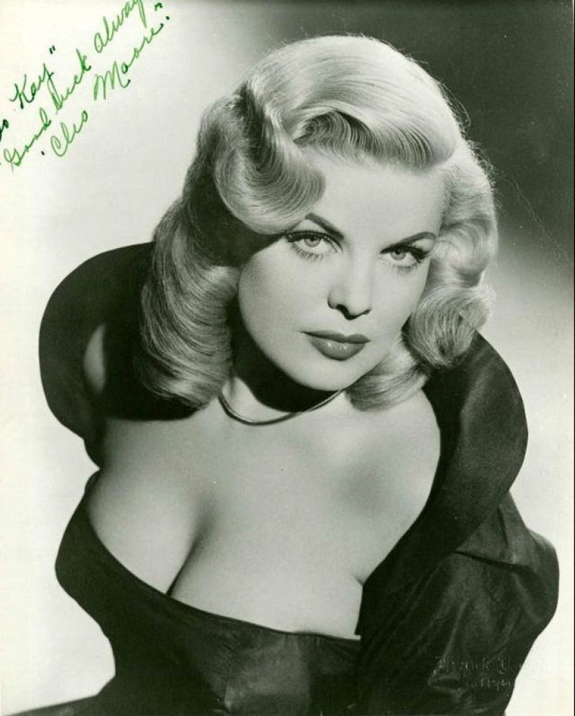 The Queen of film Noir: a great "bad girl" Cleo Moore The Queen of film Noir: a great "bad girl" Cleo Moore