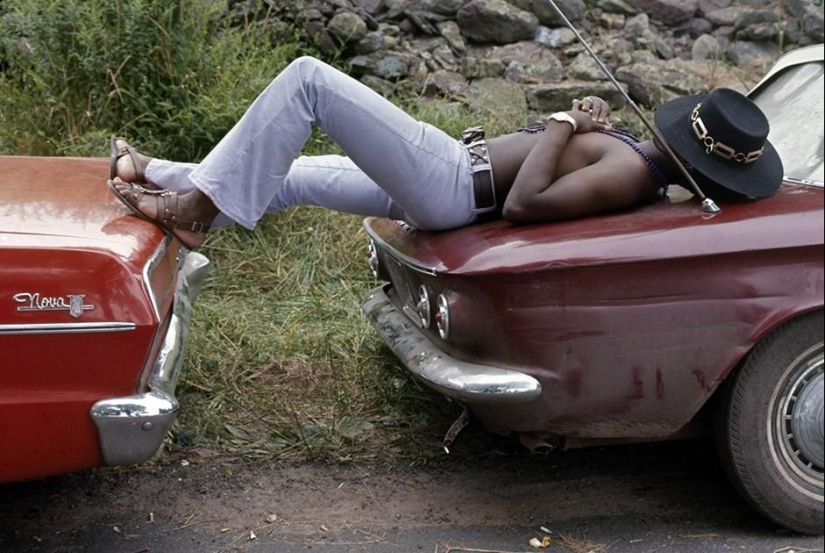 The revolution without pants: how the hippies of the 60s hung out