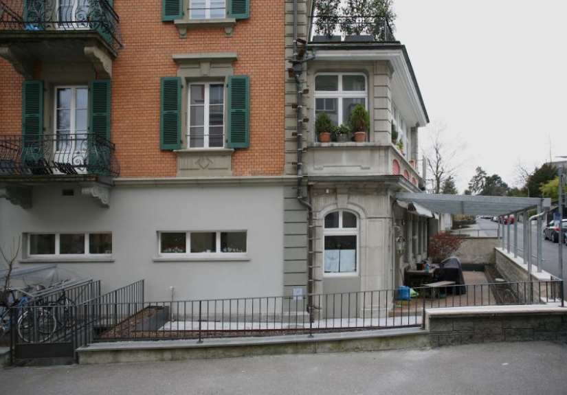 The road to the cat Kingdom: stairs to the furry Pets on the facades of Swiss houses